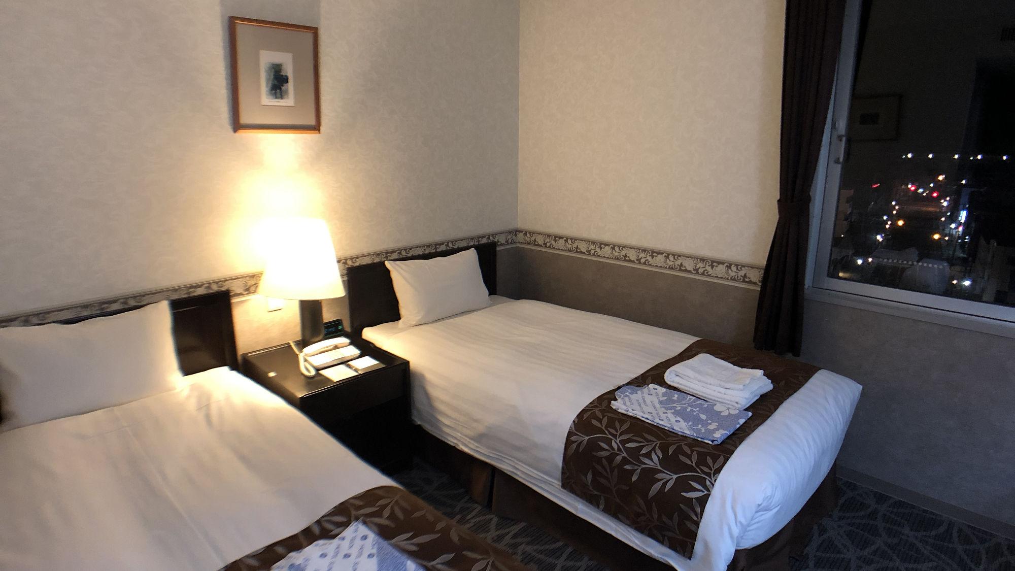 Standard, Twin Beds, Night View, Smoking
