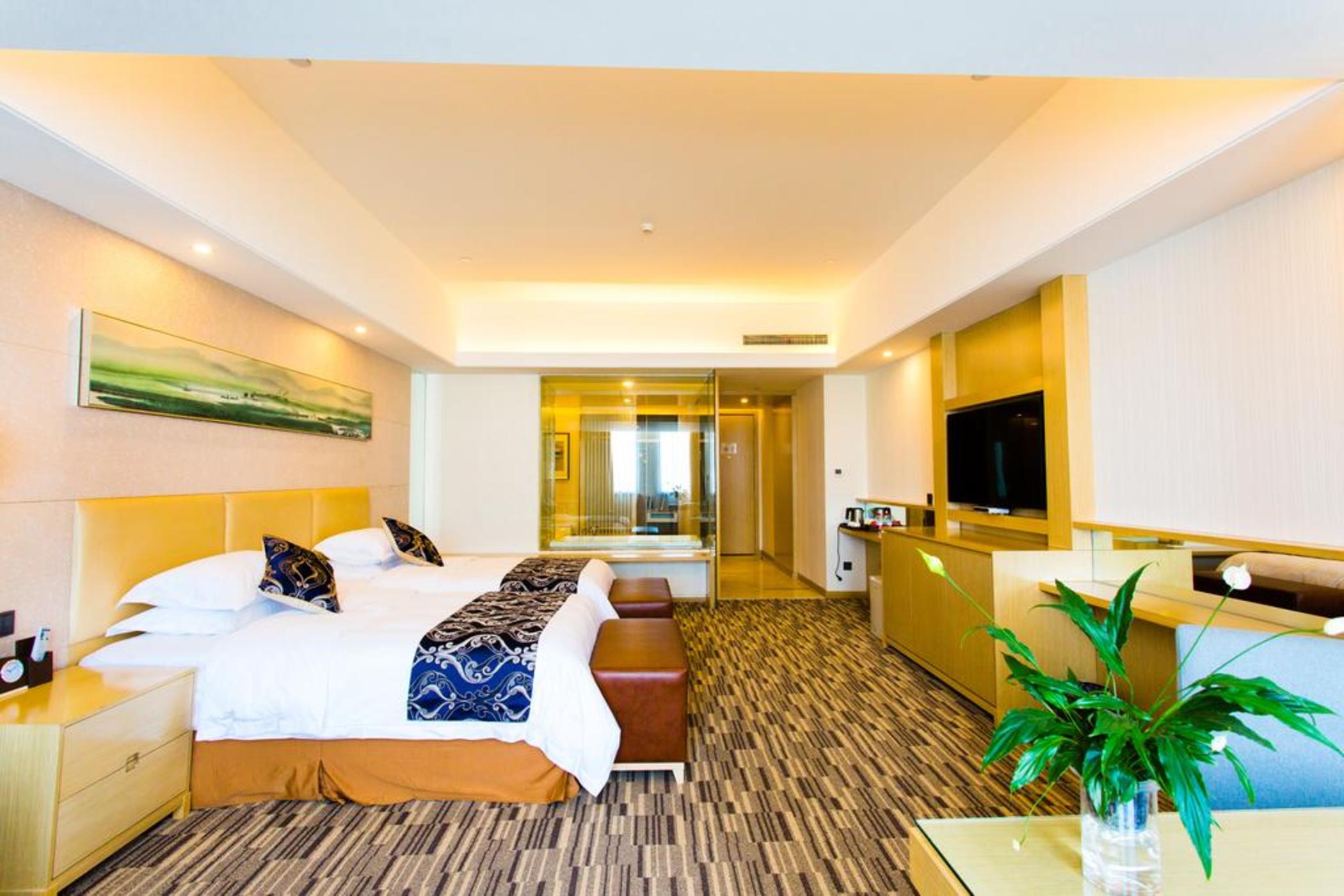 Suite, King Bed