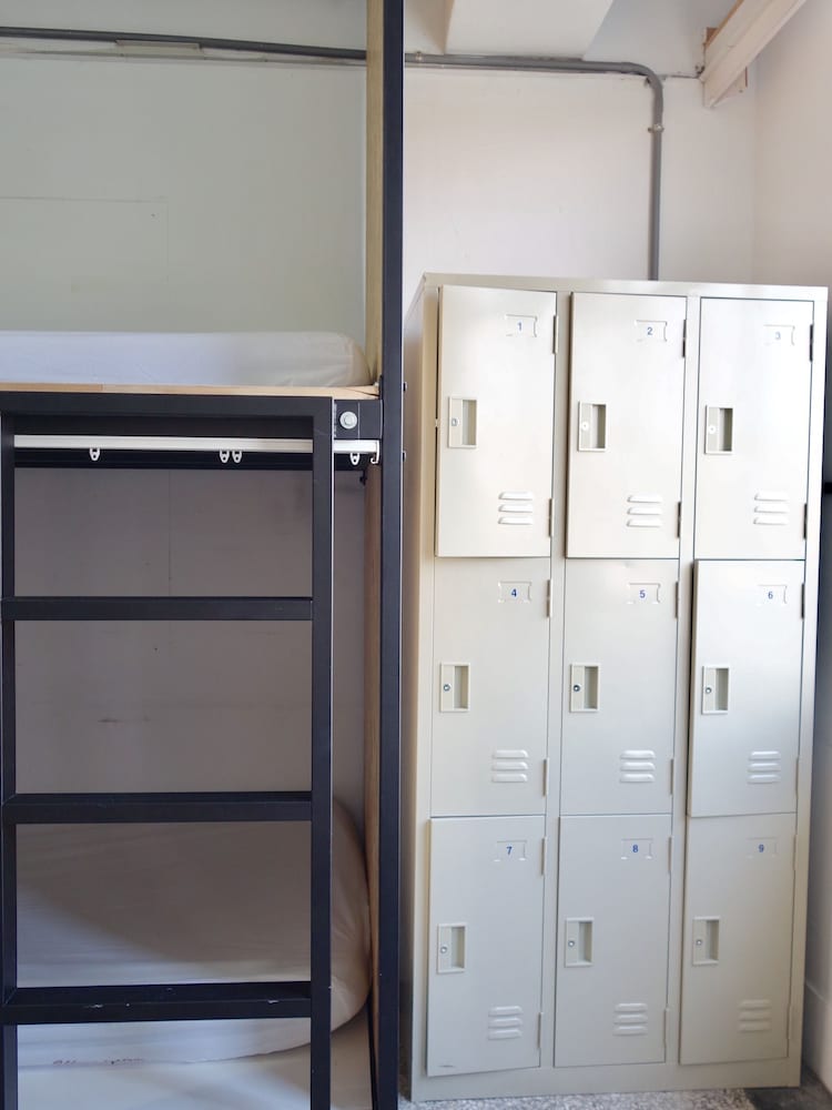 Oldmancaptain Hostel 32/50