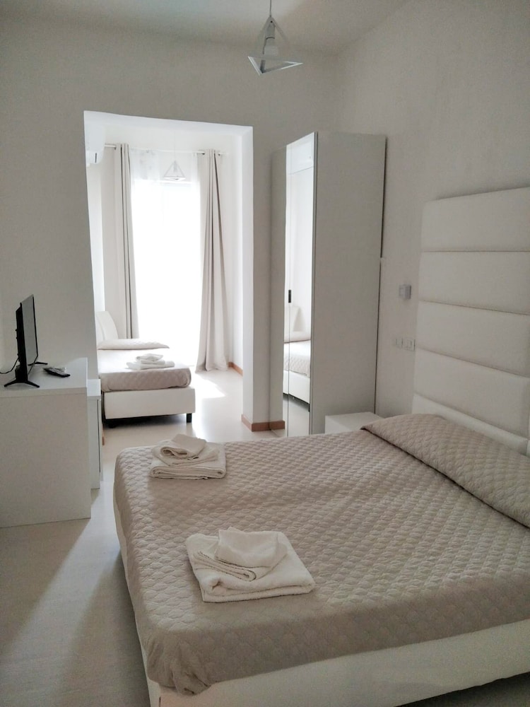 Hotel Artemide Mare 10/40