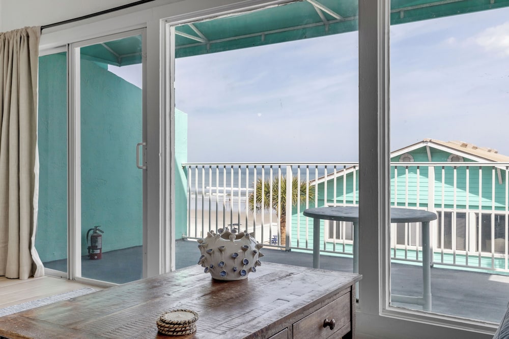 New Smyrna Waves MOD Collection by Sonesta 26/50
