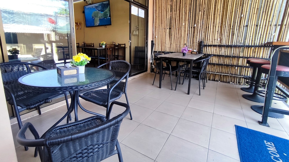 Lucky Patong Hotel 40/50