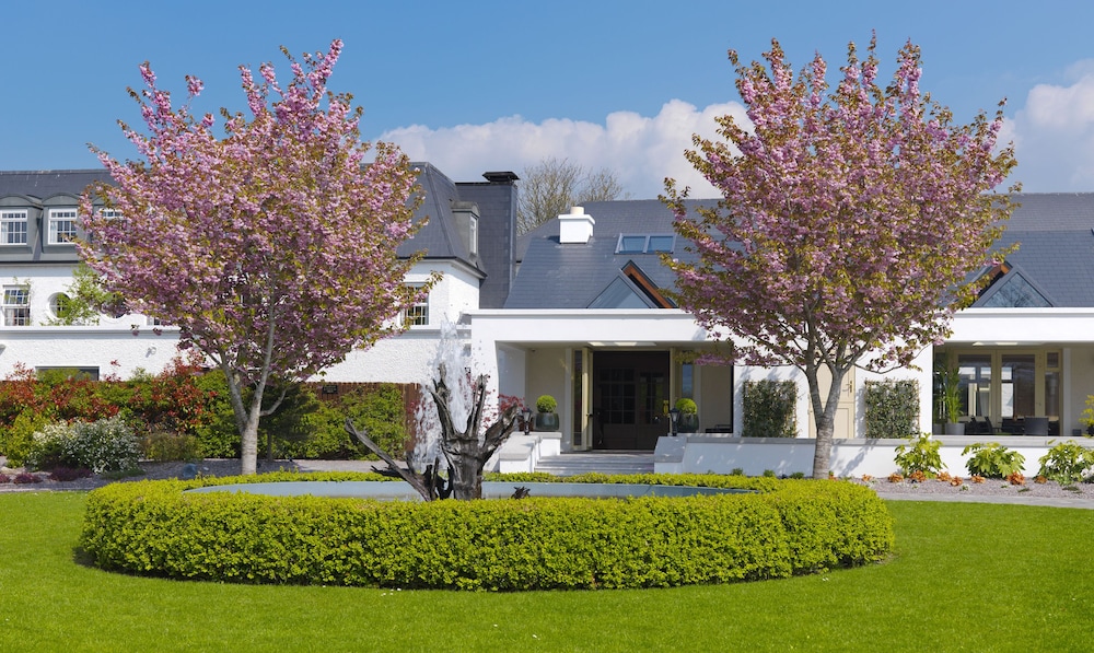 Ballygarry House Hotel 65/68