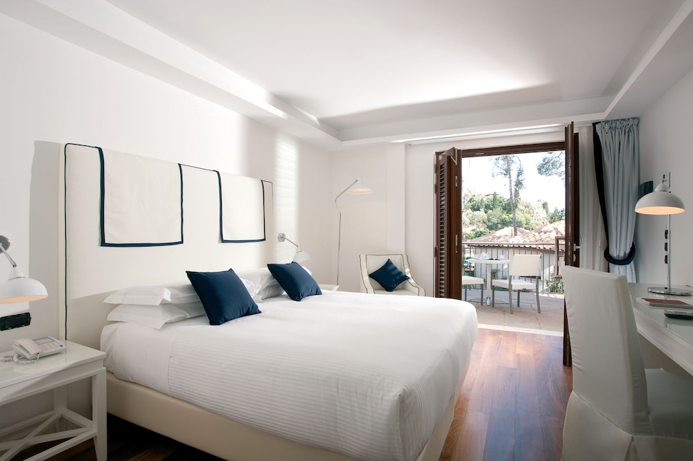 La Plage Resort 48/99