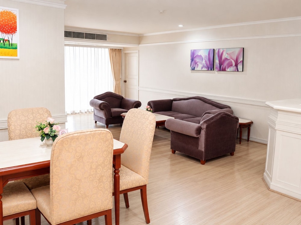 Palazzo Bangkok Hotel 37/55