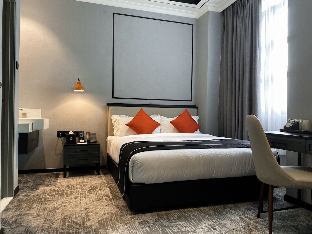 Stanton Hotel 25/50