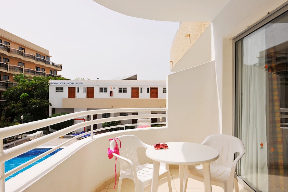 Coral California - Adults Only 61/67