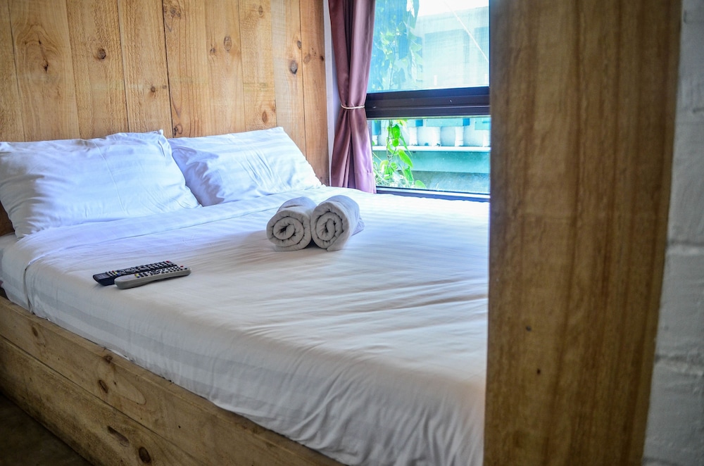 Cabins By Eco Hotel Tagaytay 30/67