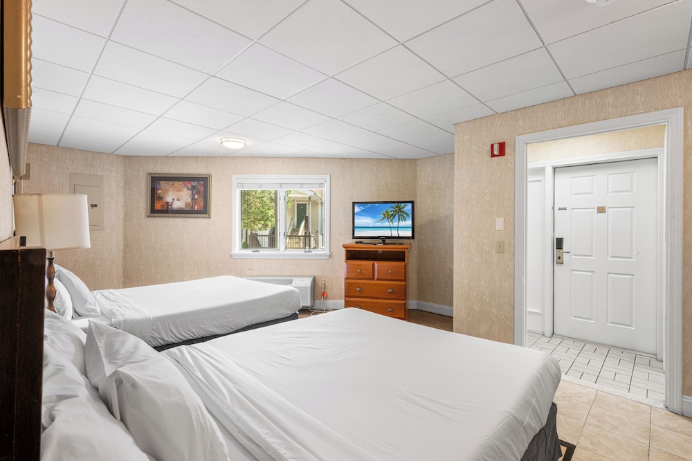 Cedar Park Whirlpool Suites 34/61