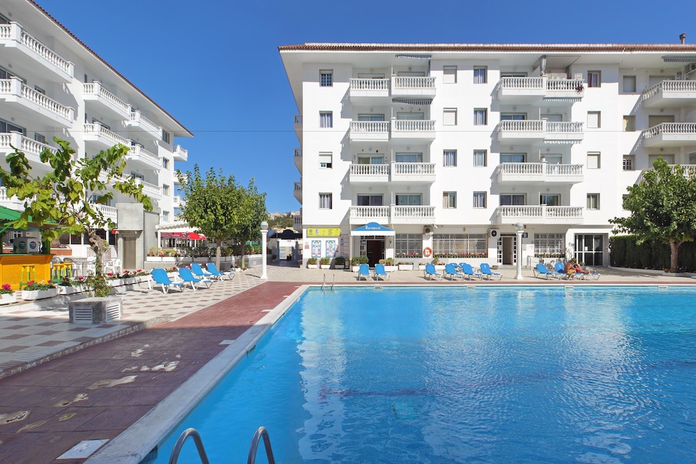 Europa Apartments 3/34