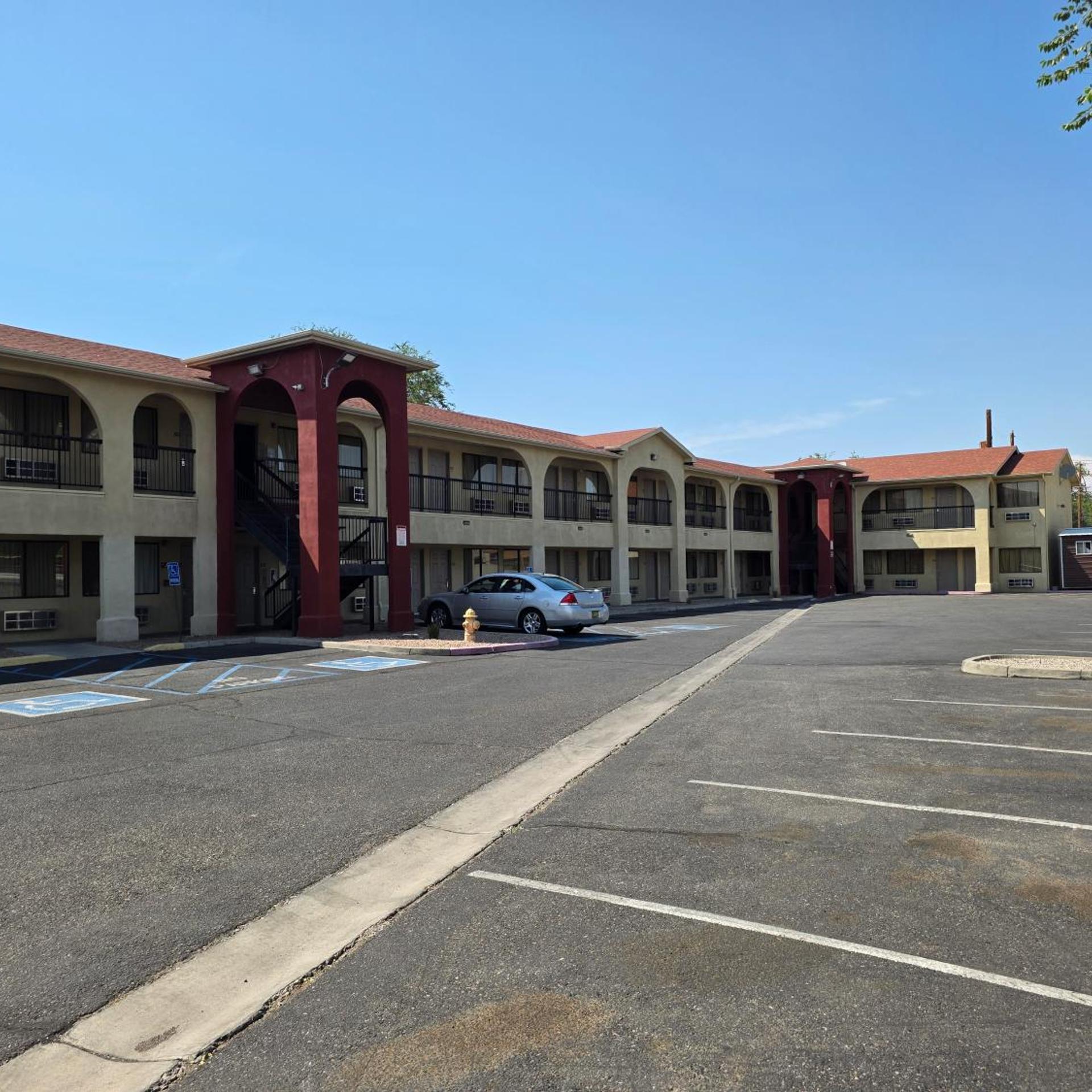 American Inn & Suites 5/7