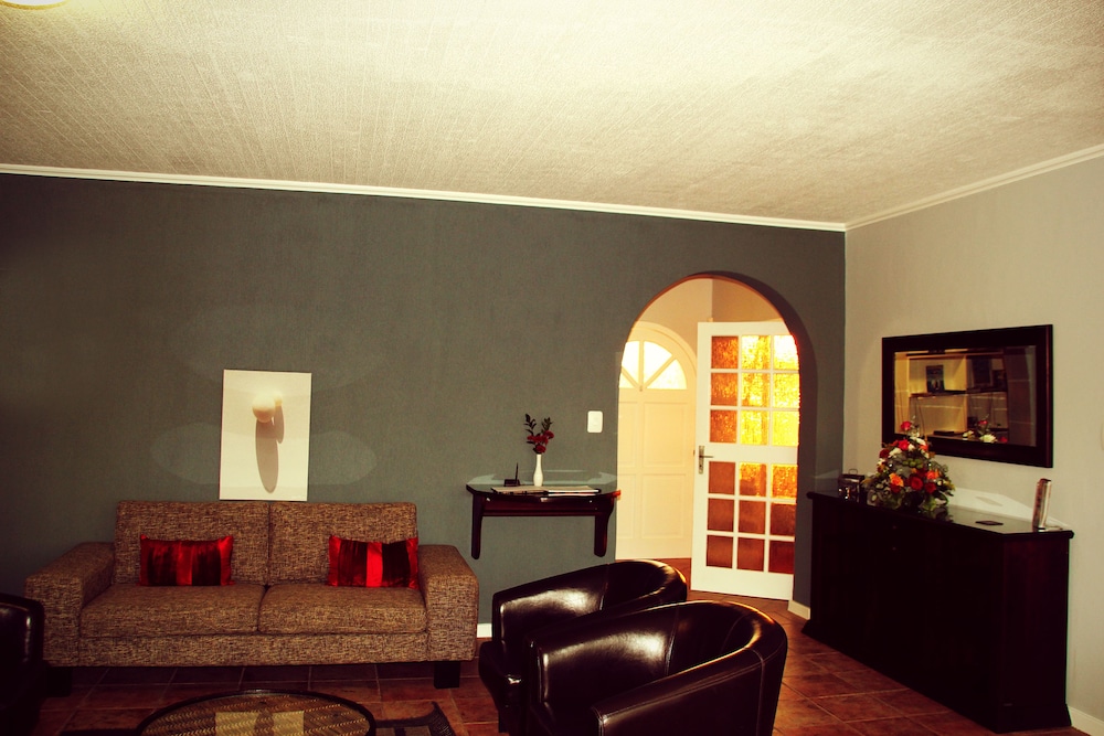 Sea Breeze Guesthouse 44/63