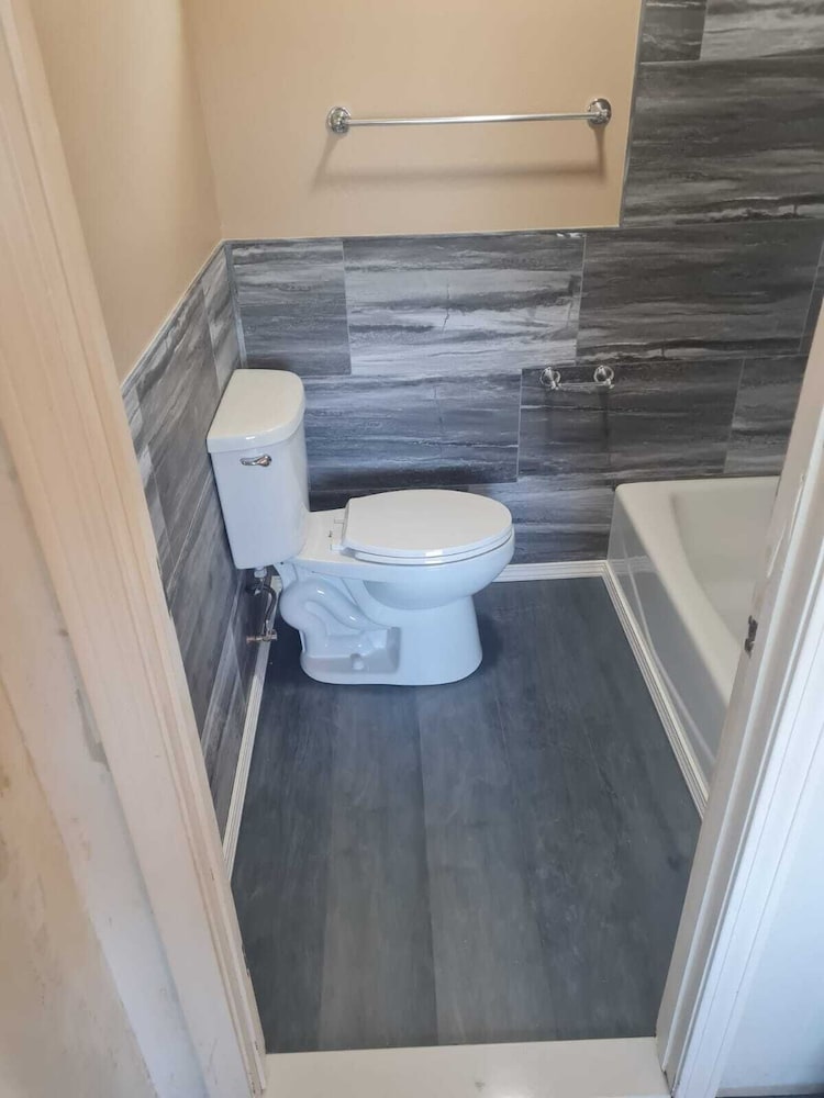 Americas Best Value Inn-Providence/North Scituate 5/15