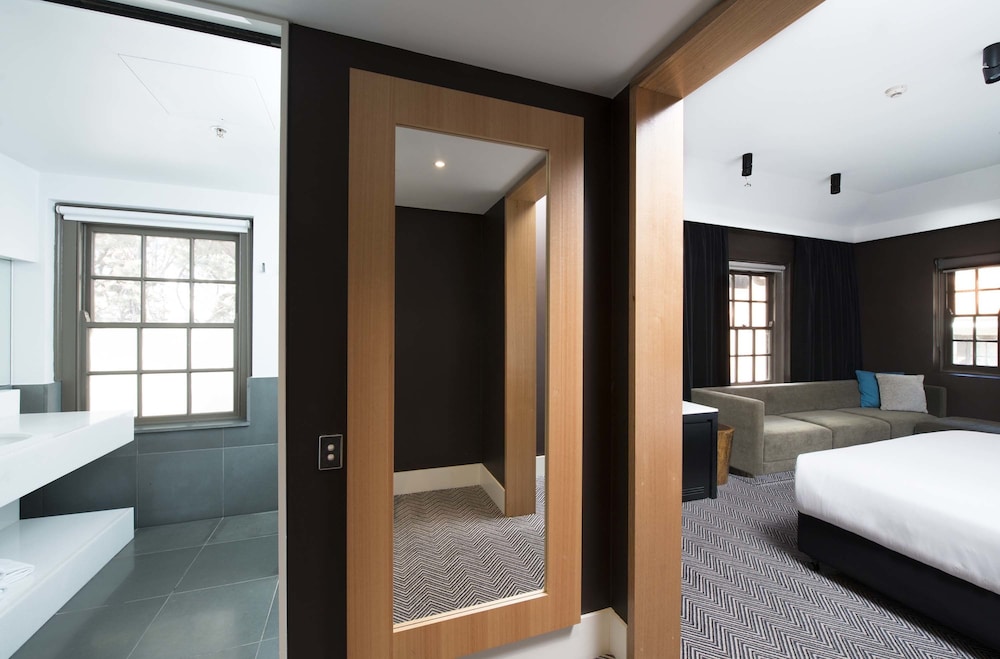 Peppers Gallery Hotel 27/77