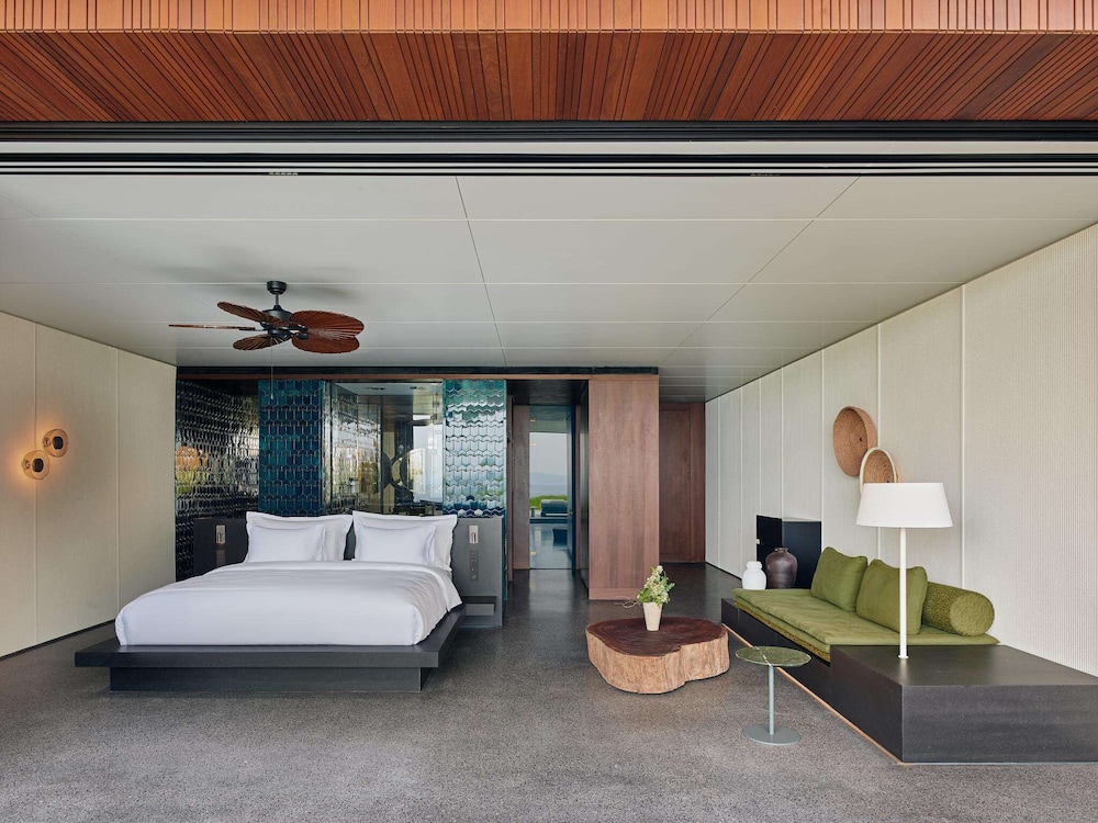 Lagoon, Studio, King Bed, Sofa