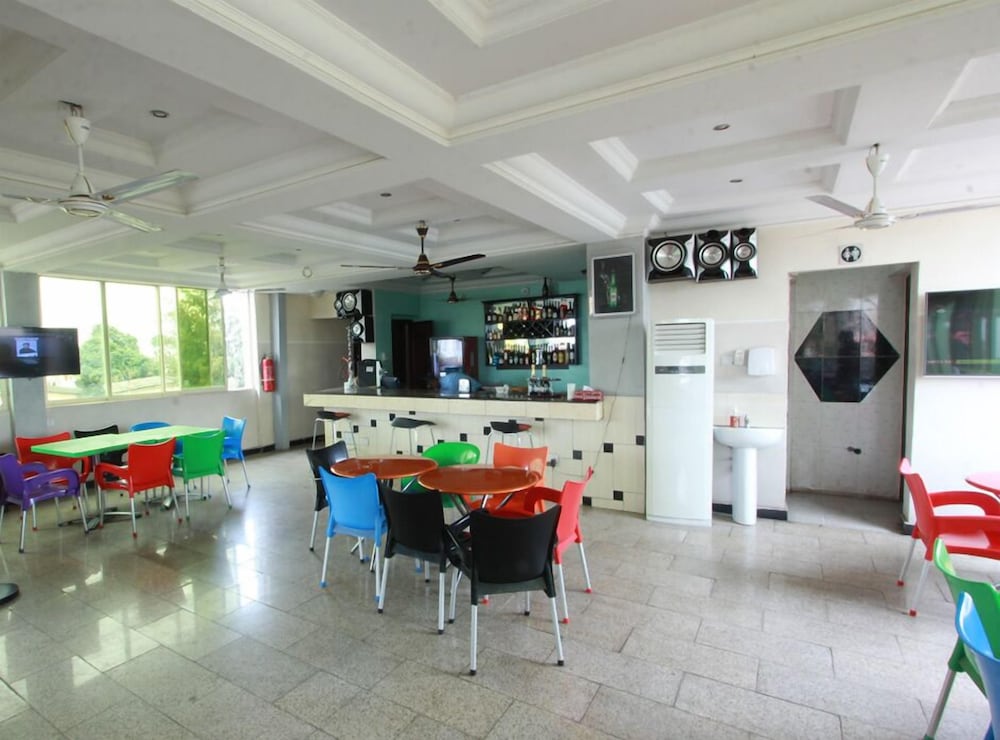 Esado Conference Centre And Suites 6/8