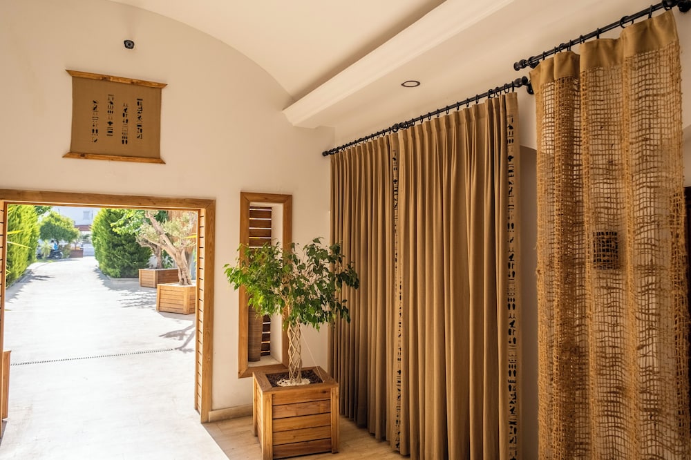Maya Hotel 17/66