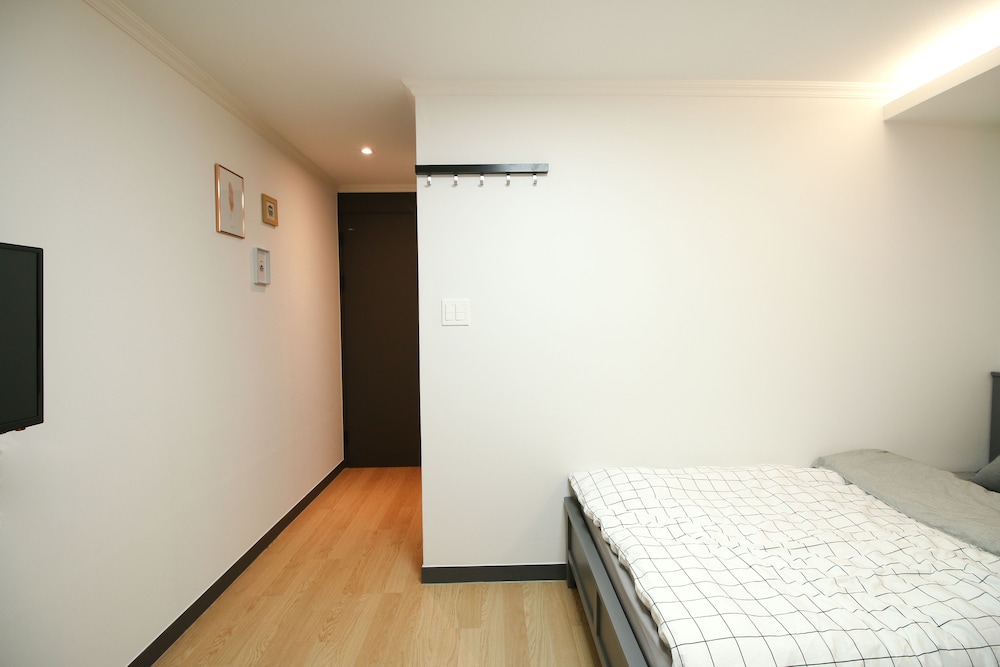 Heima Guesthouse Hongdae 11/26