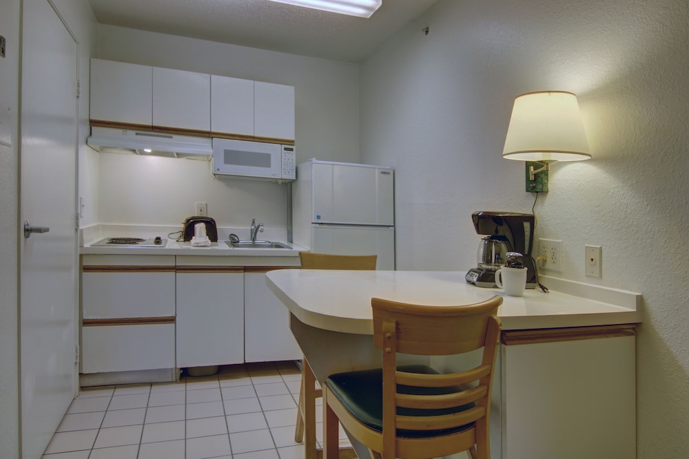 Studio 6 Extended Stay - Roswell, GA - Atlanta 45/59