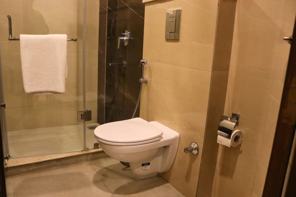 AVA Hotels and Corporate Stays Golf course 33/34
