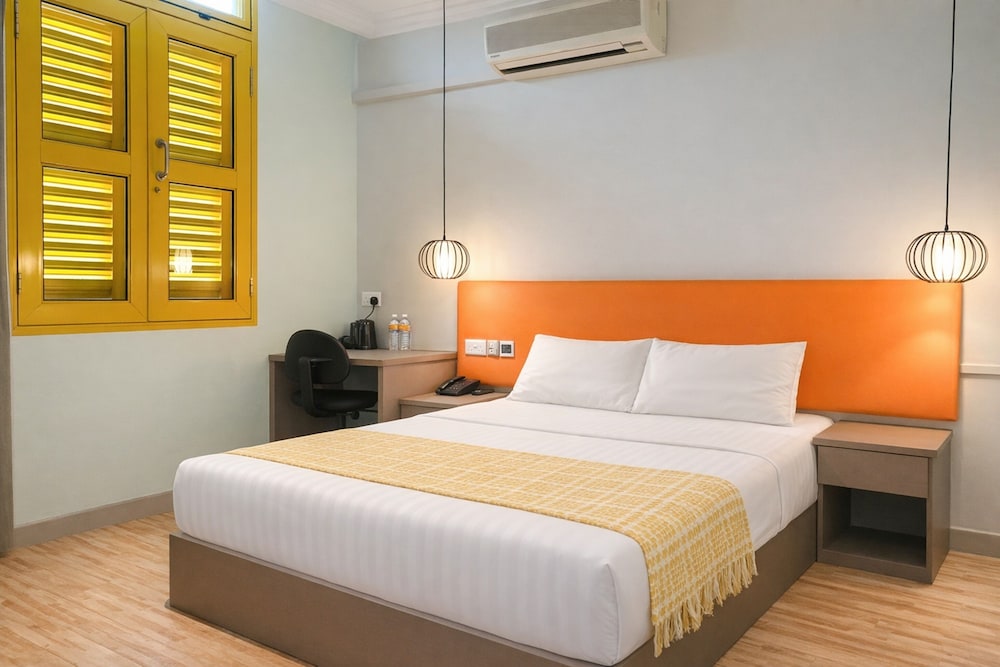 DELUXE, DOUBLE BED