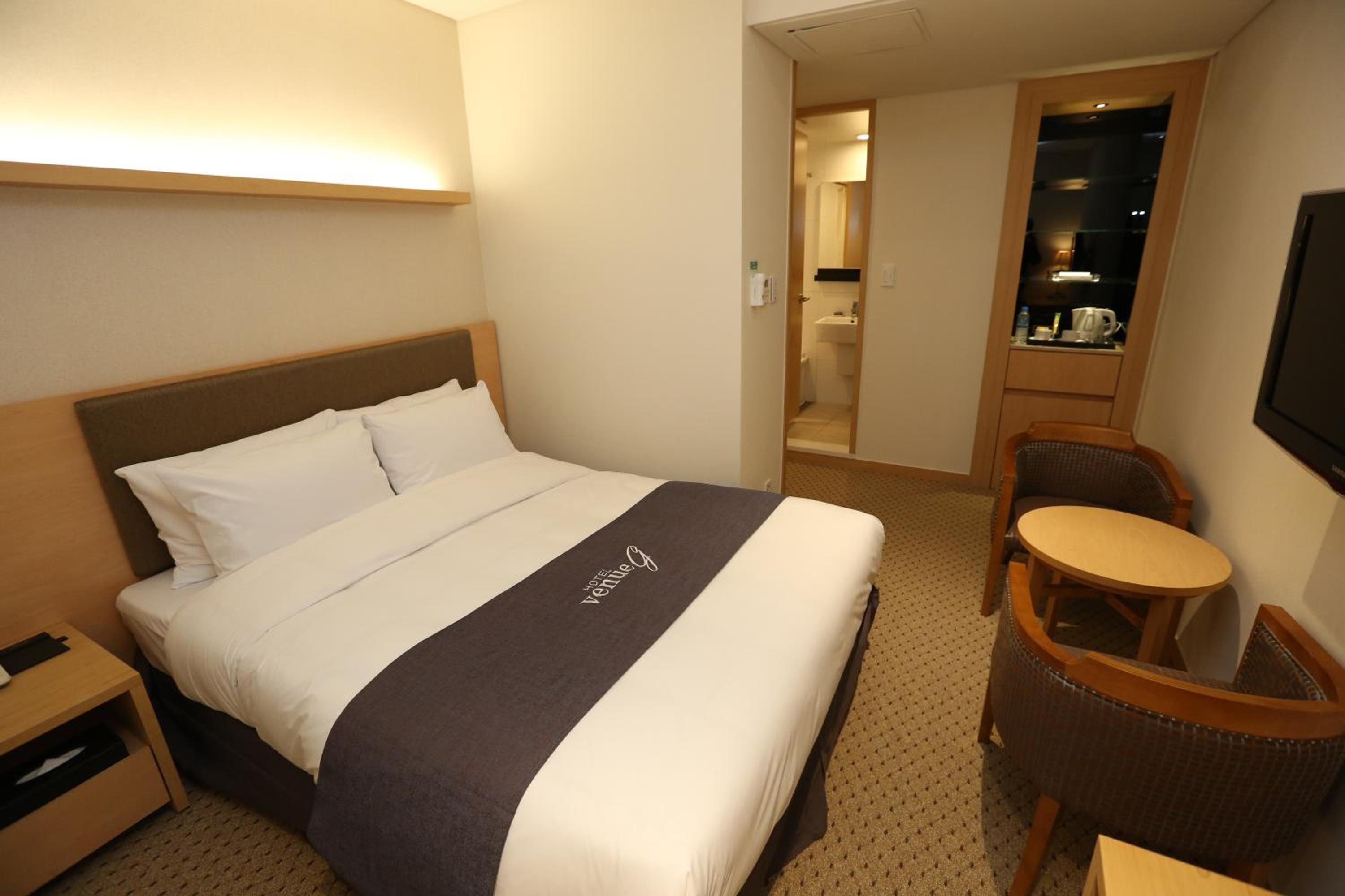 Budget, Double Bed, No Parking