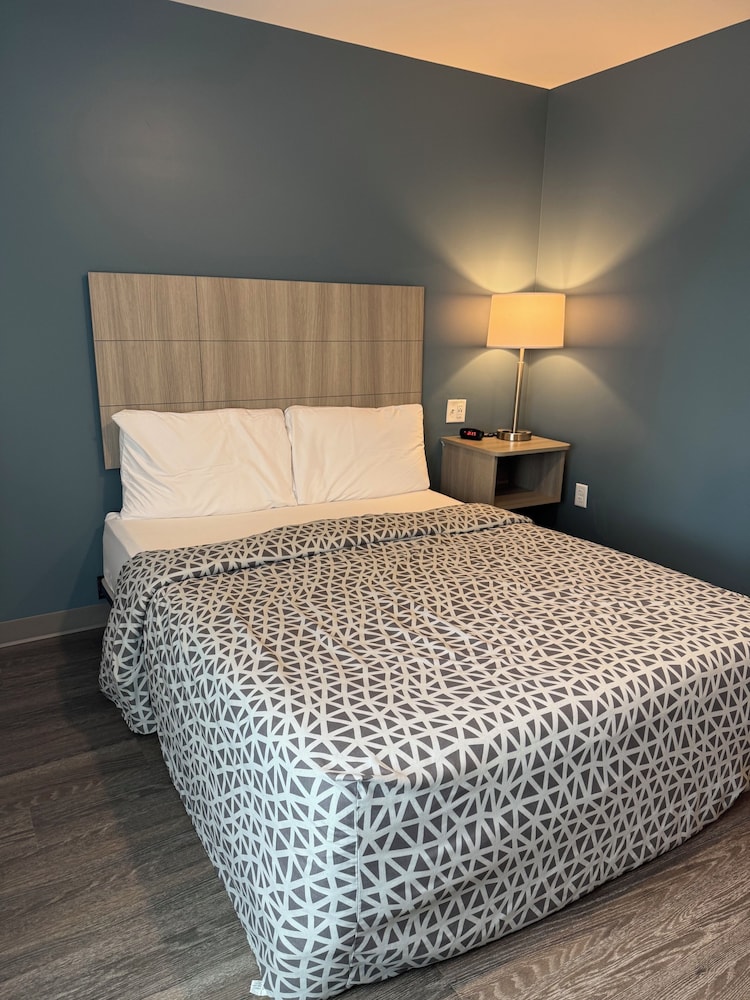 WoodSpring Suites Knoxville West 24/45
