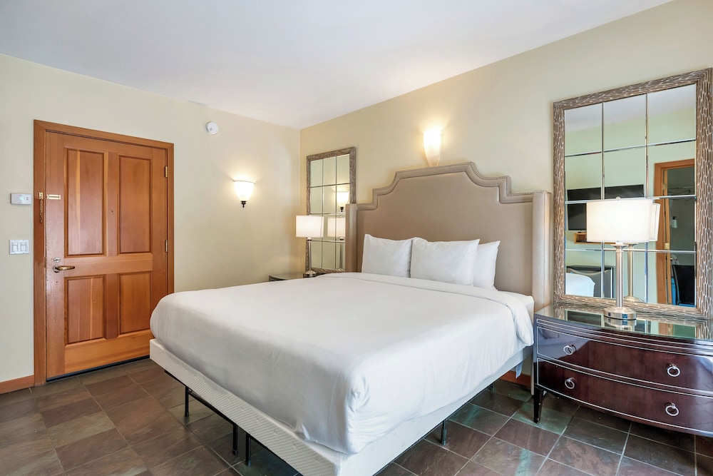 ROOM, HILL SIDE