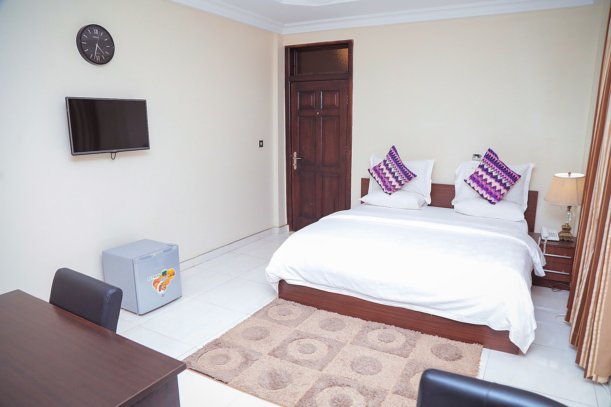 DELUXE, DOUBLE BED
