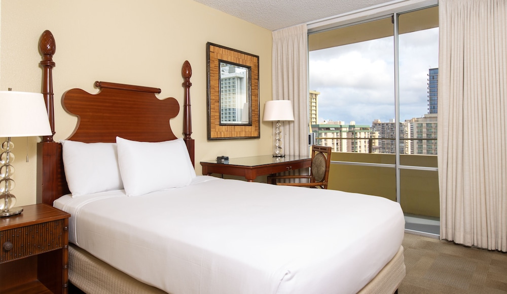 Ohia Waikiki Studio Suites 42/99