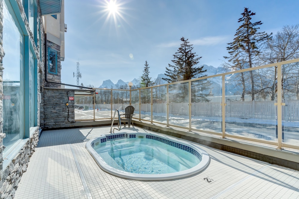 Chateau Canmore 52/69