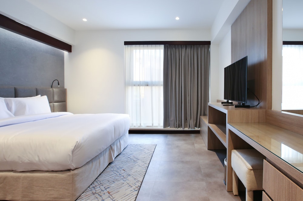 1 BEDROOM, DELUXE