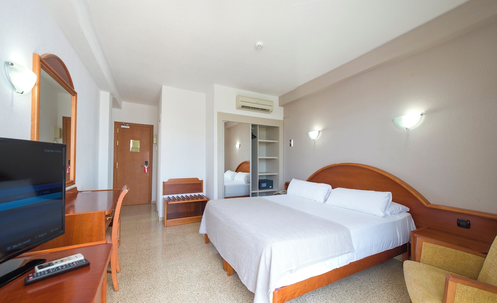 ROOM, SINGLE, DOUBLE BED