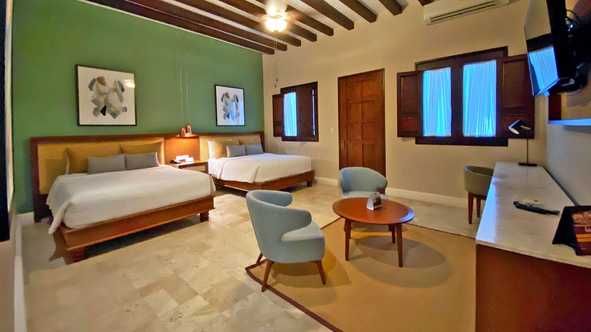 Deluxe, 2 Beds