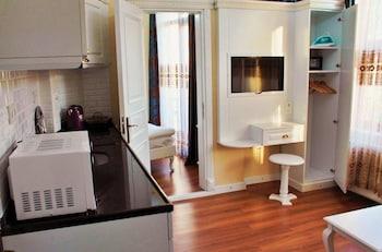 Apartment, Double Bed, Partial Sea View