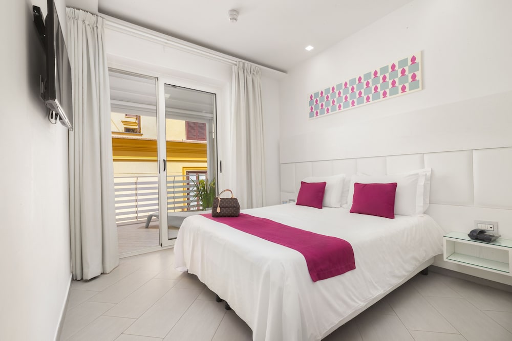 Tasso Suites 13/71