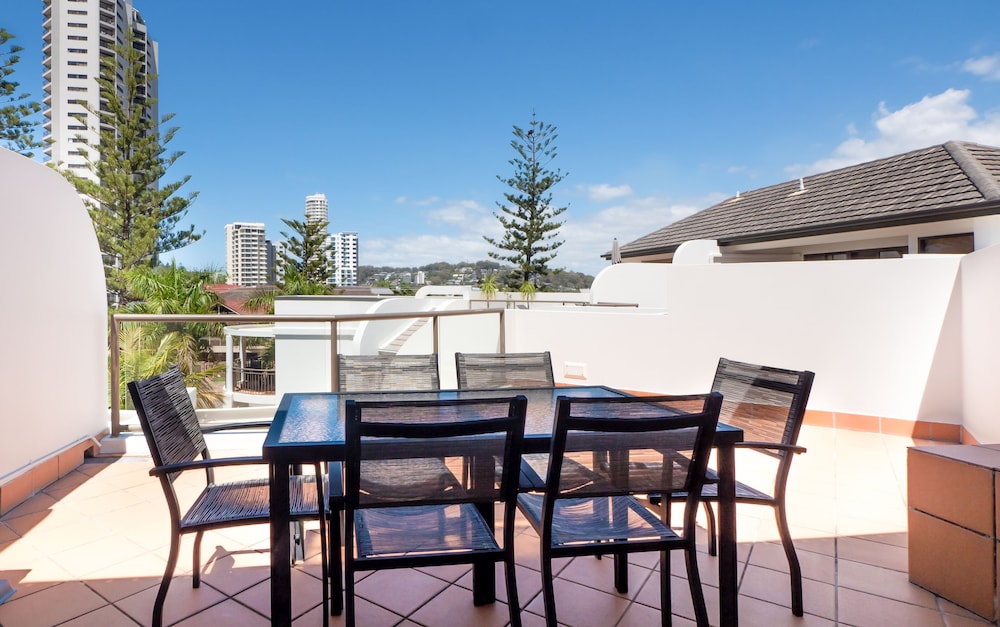 Burleigh On the Beach Apartments 3/62
