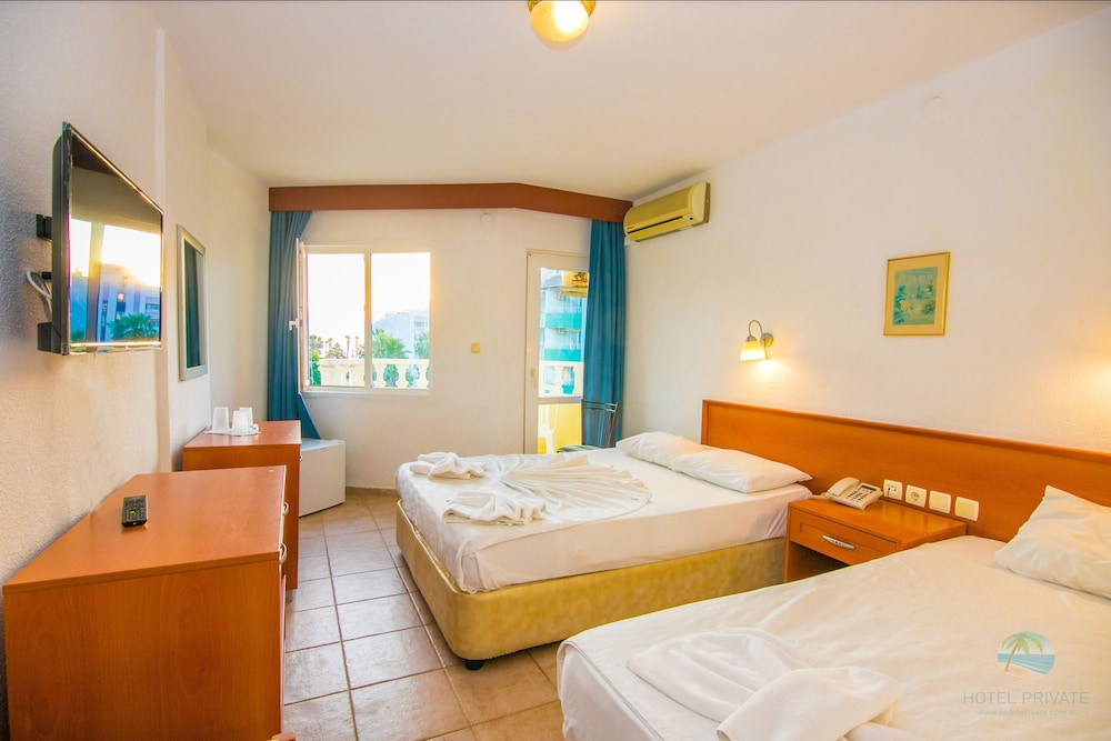 Private Hotel 10/44