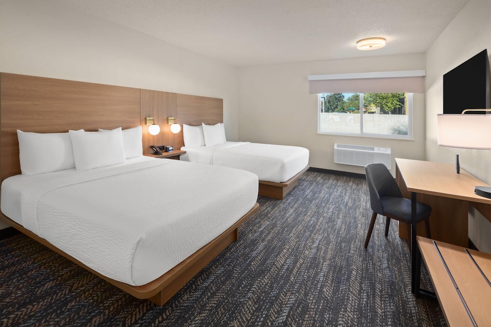 Ramada by Wyndham Merced 29/57