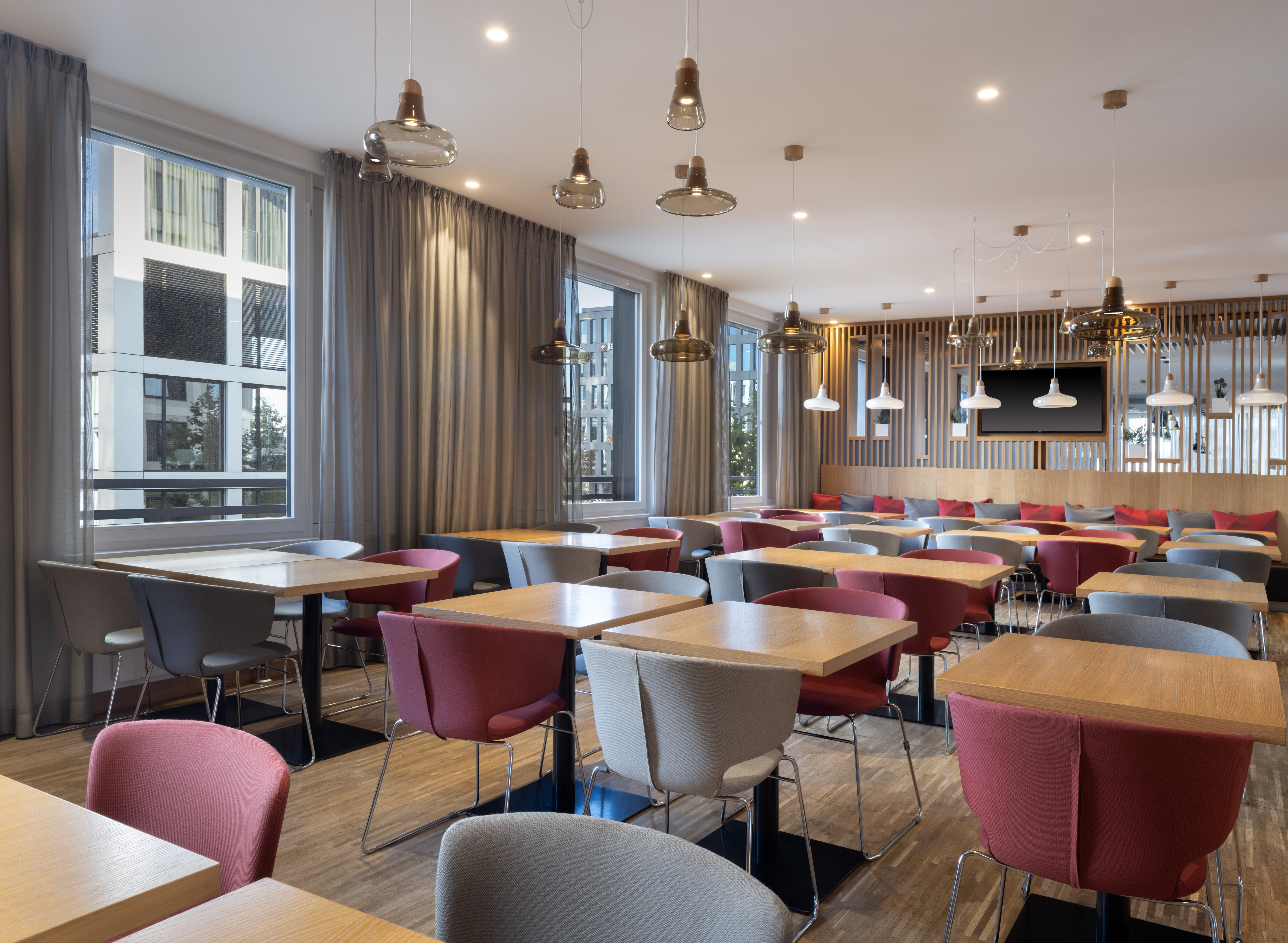 Holiday Inn Express MUNICH CITY WEST 55/80