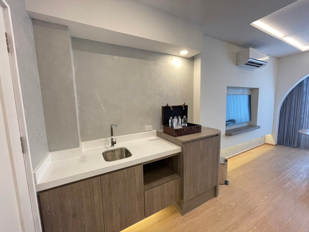 R2 Hotel Chiangmai 49/50