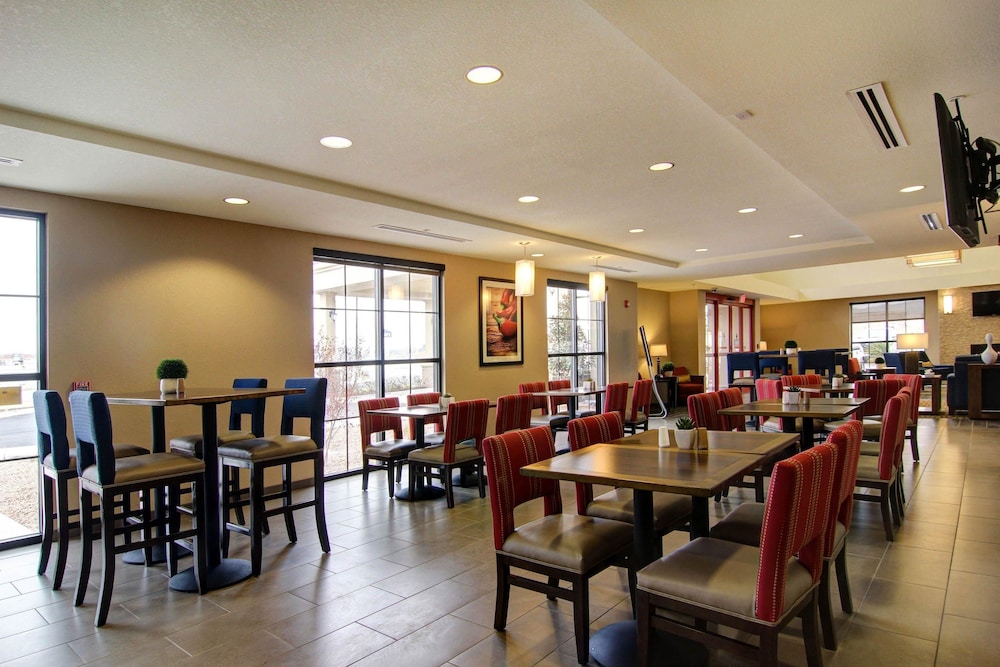 Comfort Suites Carlsbad 30/48