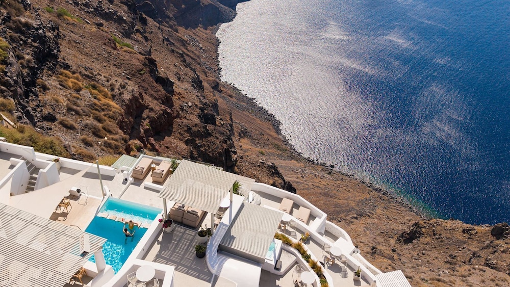 Iconic Santorini 69/73
