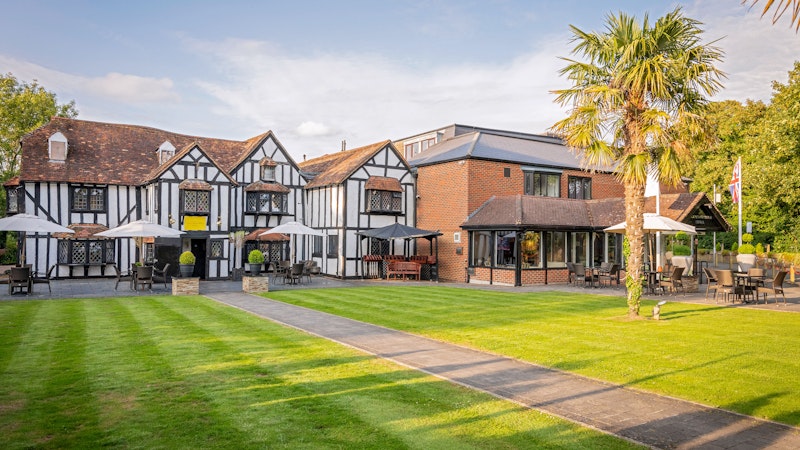 DONNINGTON MANOR HOTEL 30/31