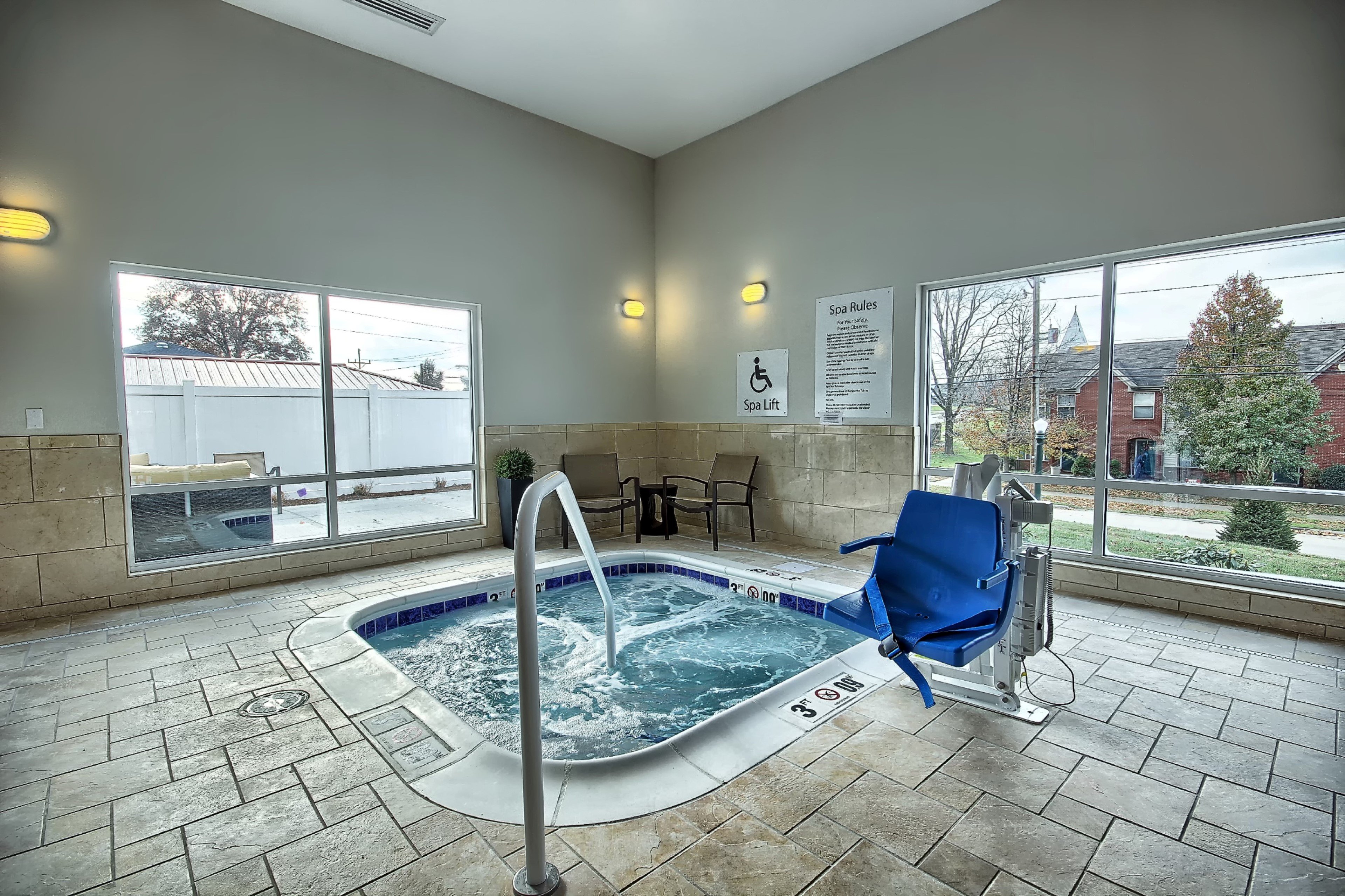 Holiday Inn Express And Suites Ironton 34/76