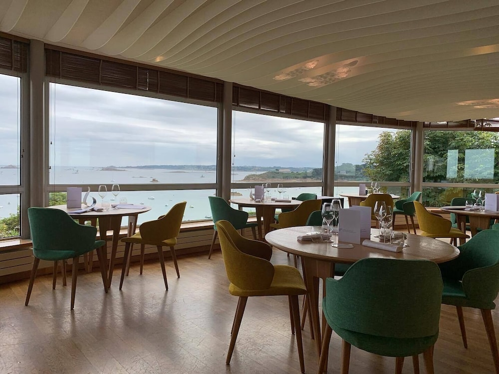 Logis Hotel De Carantec 22/33