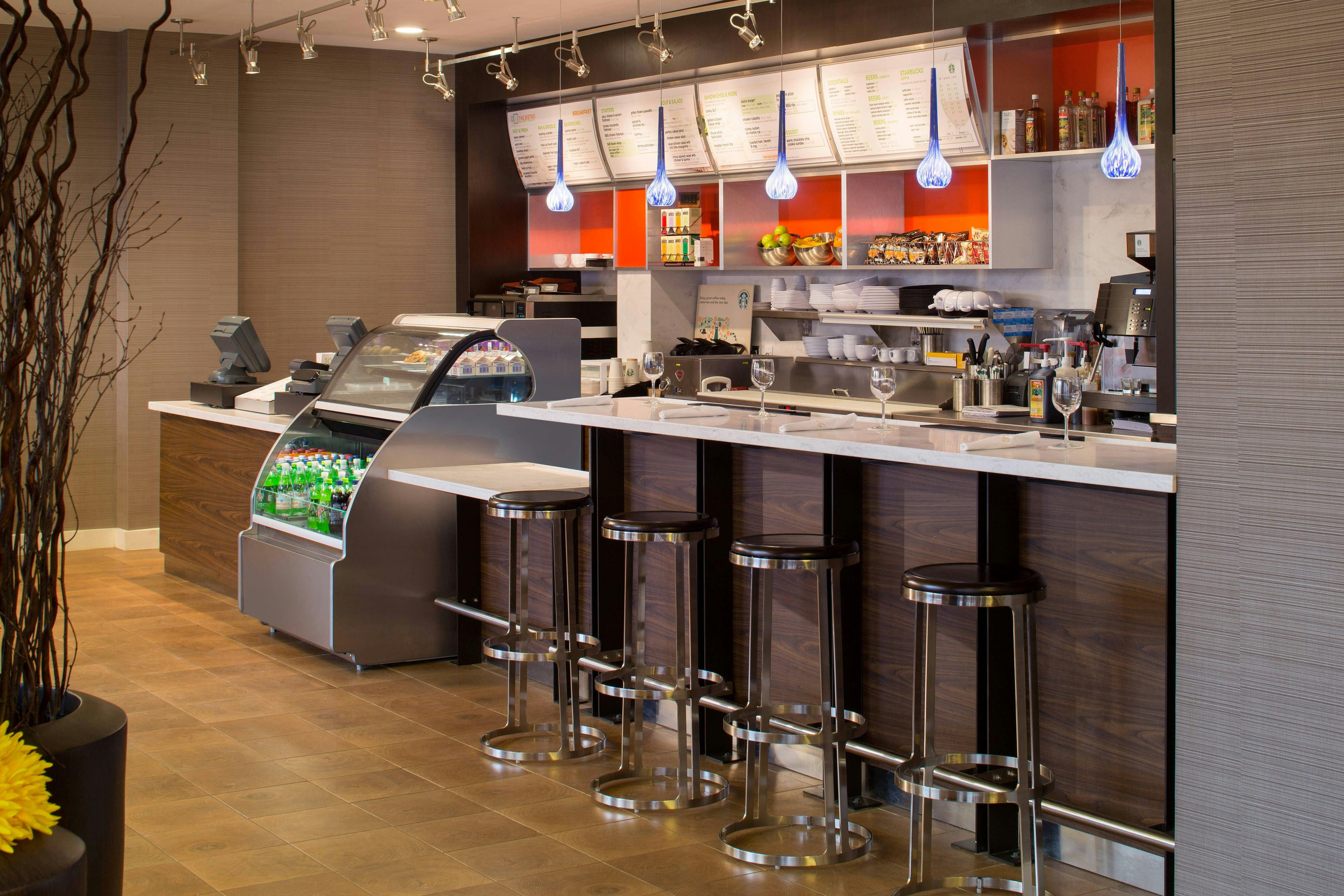 Downtown Providence Courtyard By Marriott 44/64