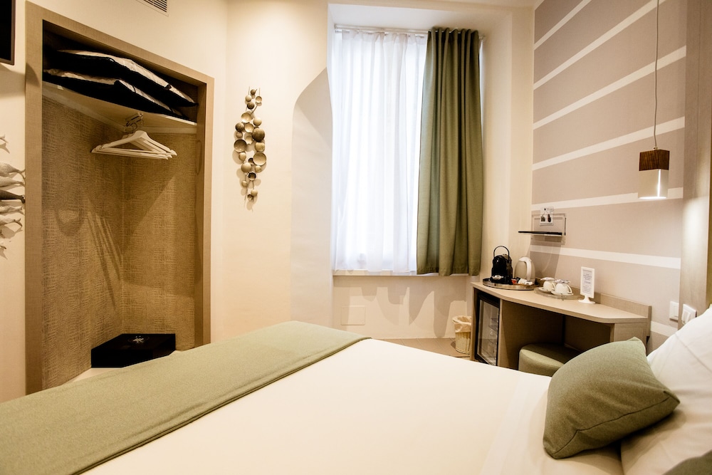 STANDARD, DOUBLE BED, DI MONALE 75