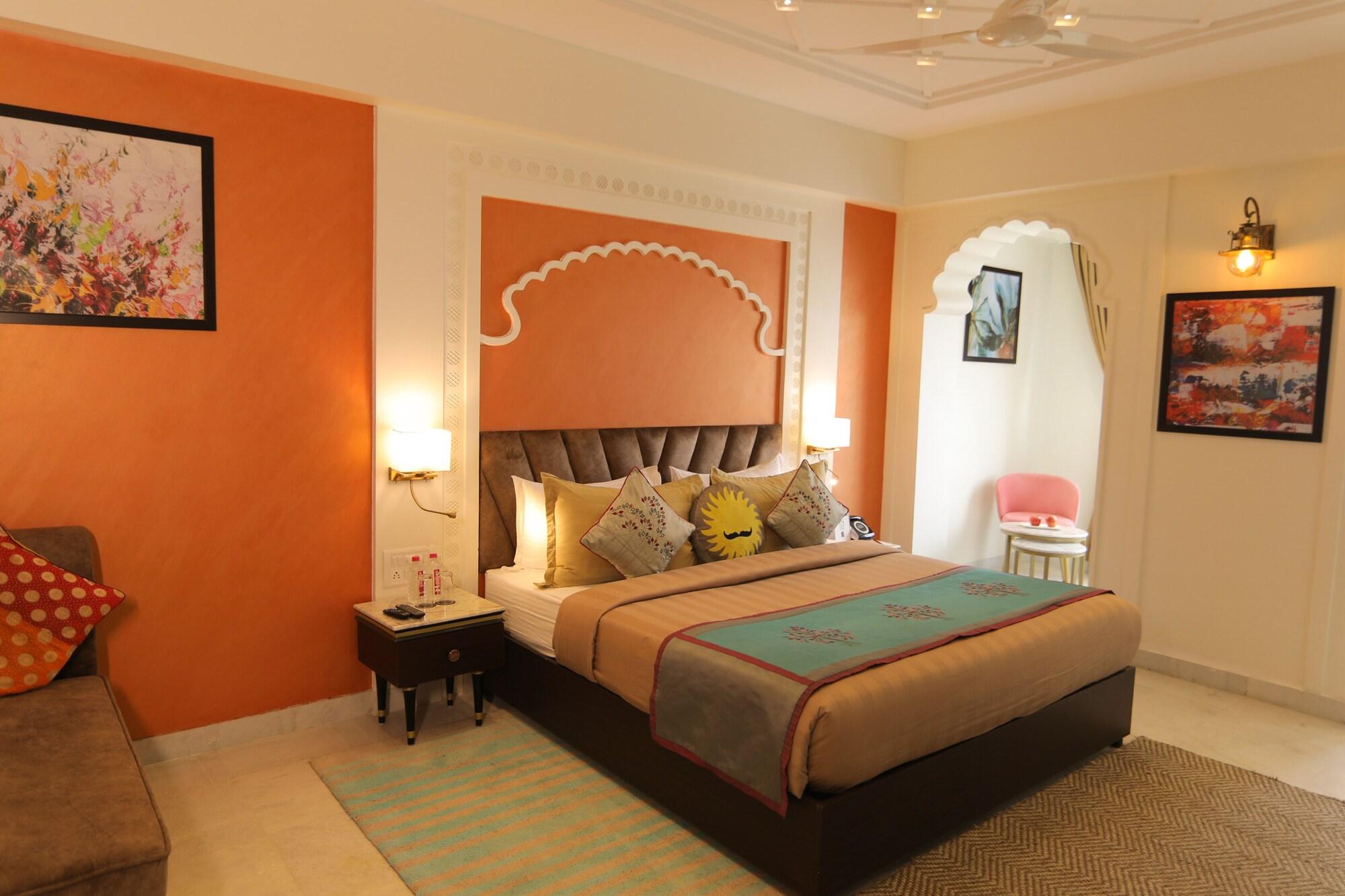DELUXE ROOM