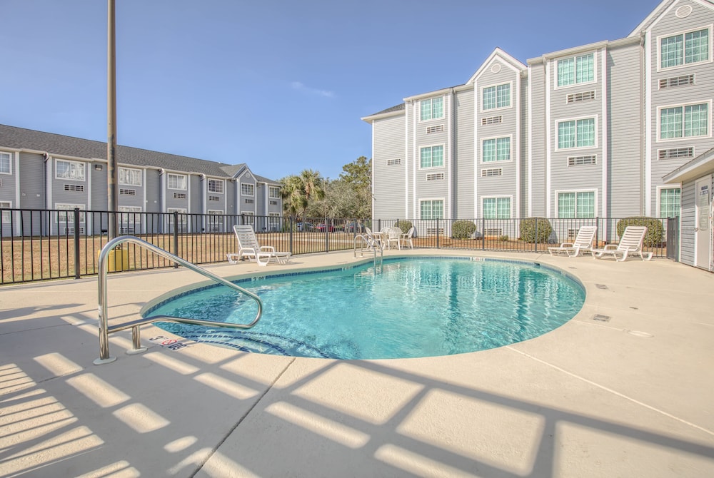 Microtel Inn & Suites by Wyndham Gulf Shores 56/64